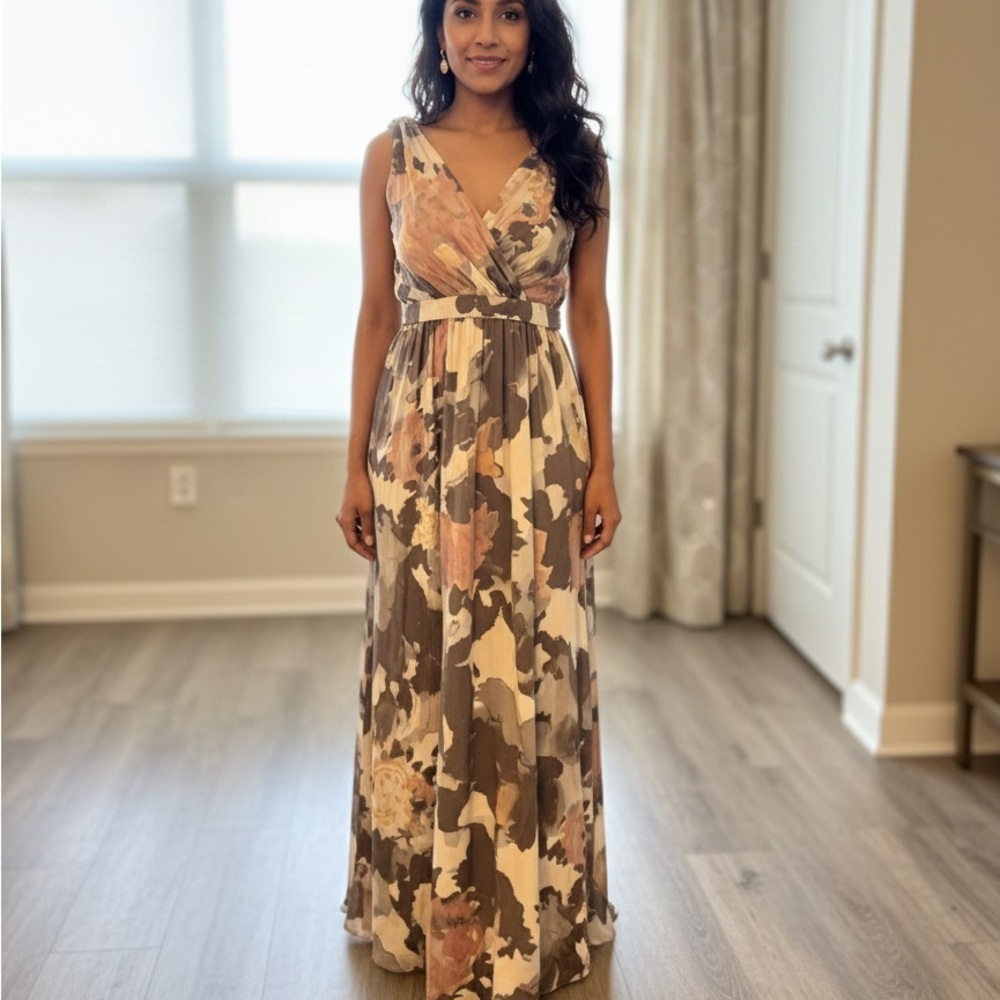BANANA REPUBLIC MONOGRAM SILK PRINT GOWN size 4